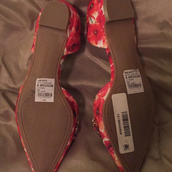 New never worn! Liz Claiborne flats! - Picture 2 of 3